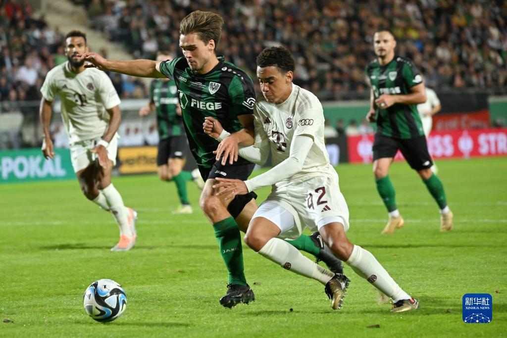 英超首次助攻，吉滕斯本赛季各项赛事助攻数为切尔西队内最多（吉滕斯英超收获处子助攻，本赛季各项赛事助攻数领跑切尔西）