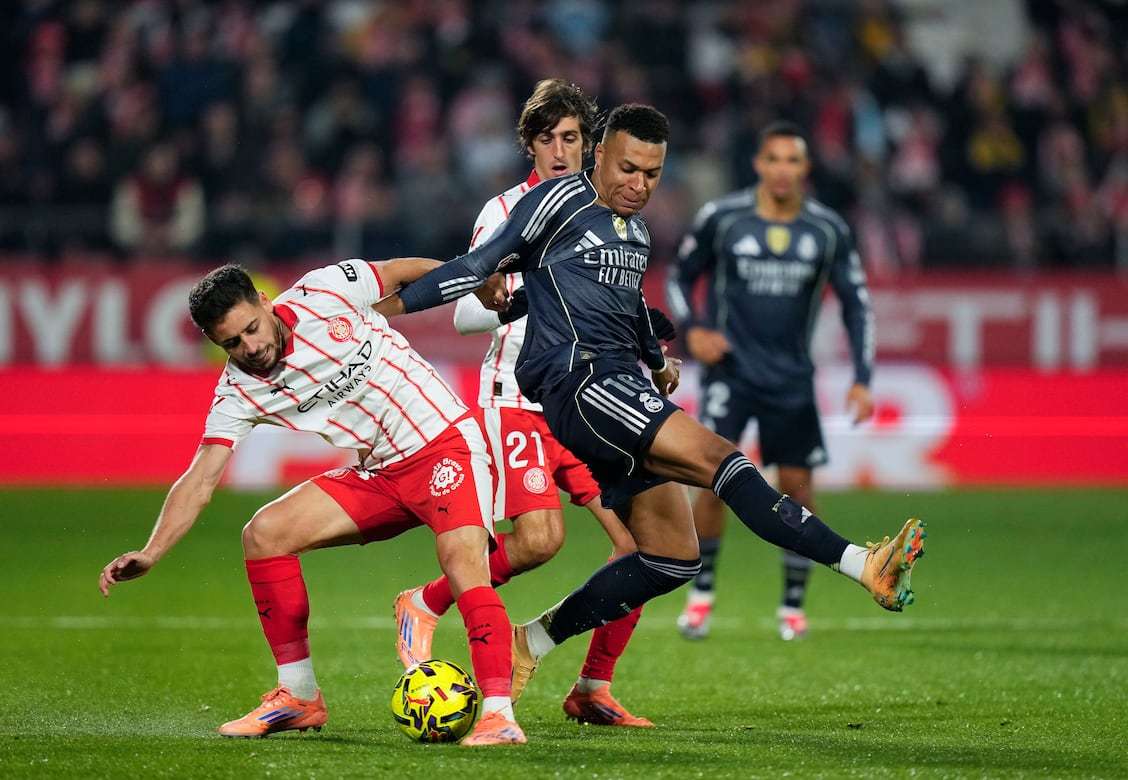 阿斯：费内巴切已与莱万初步接触，提供的一年半合同报价被拒（阿斯：费内巴切试探性联络莱万，18个月合同报价遭拒）