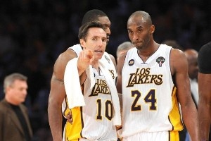 凯尔特人以138-129击败魔术，凭借高命中率和高效进攻取得关键胜利。（凯尔特人手感火热，138-129力克魔术拿下关键一战）