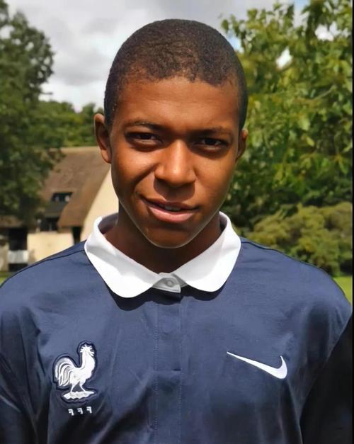 篮球中的心理博弈艺术（篮球赛场的心理较量之道）